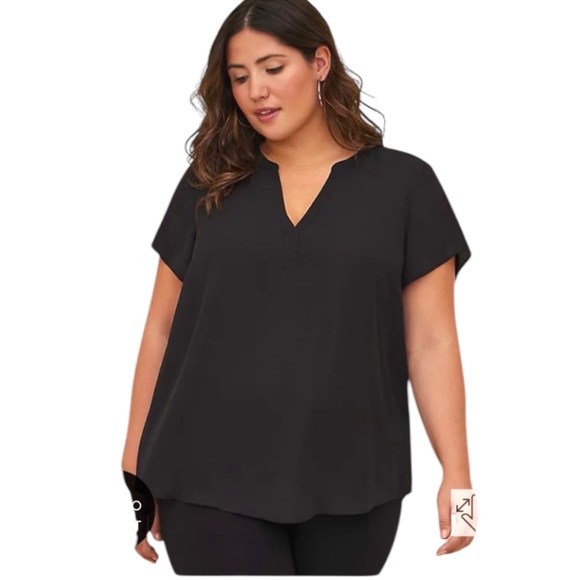**SOLD**NWT 💕 Torrid Plus Short Sleeve Georgette Flutter Sleeve Pullover Blouse - Picture 3 of 6